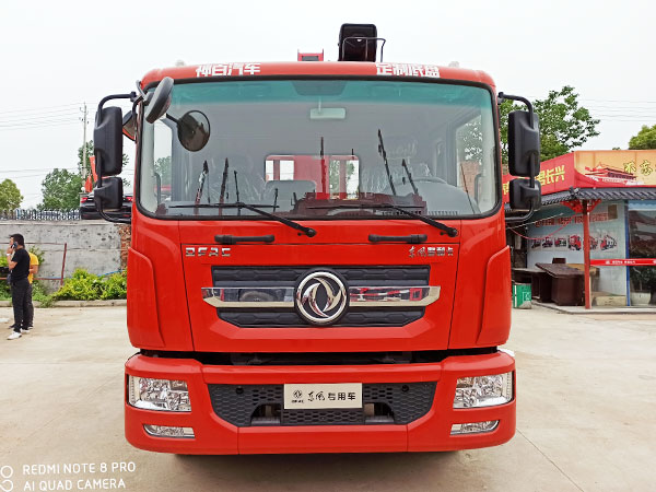 東風(fēng)多利卡D9長(zhǎng)興8噸隨車吊.jpg