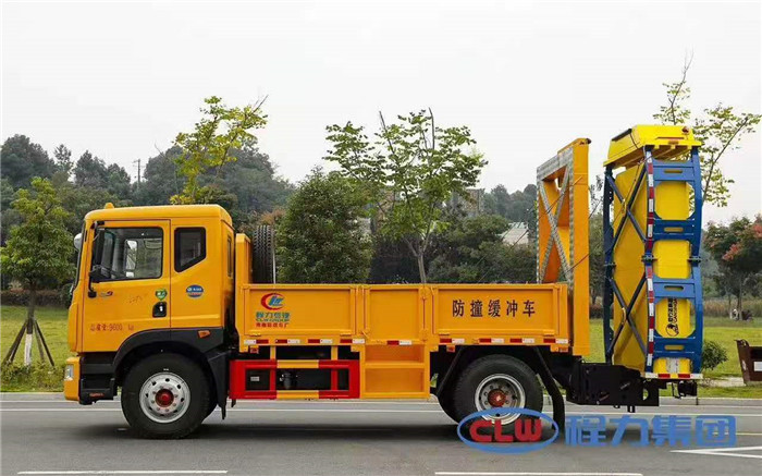 東風(fēng)D9防撞緩沖車(chē)廠(chǎng)家.jpg