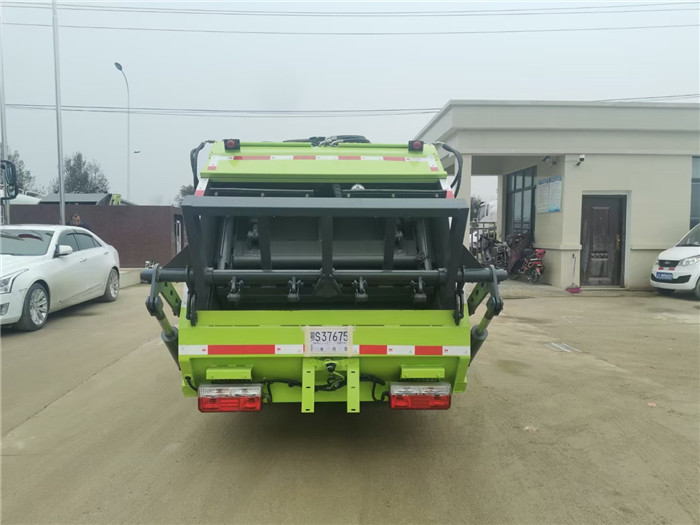 4方壓縮垃圾車_地下室專用_可以分期買車