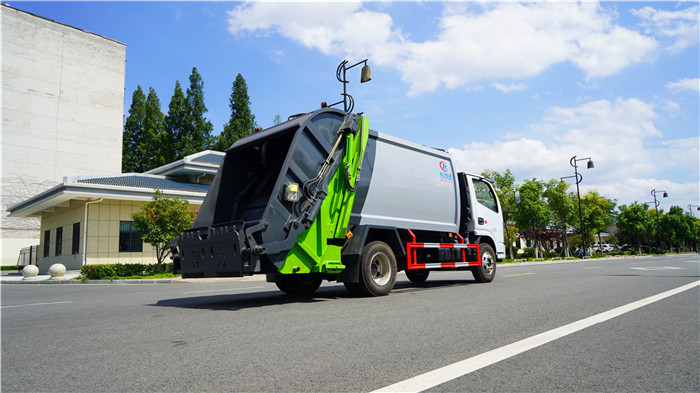 國六東風(fēng)小多利卡6方壓縮垃圾車