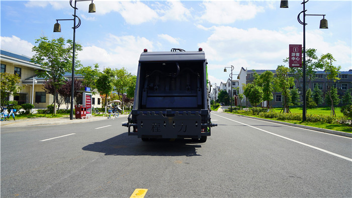 國六東風(fēng)小多利卡6方壓縮垃圾車