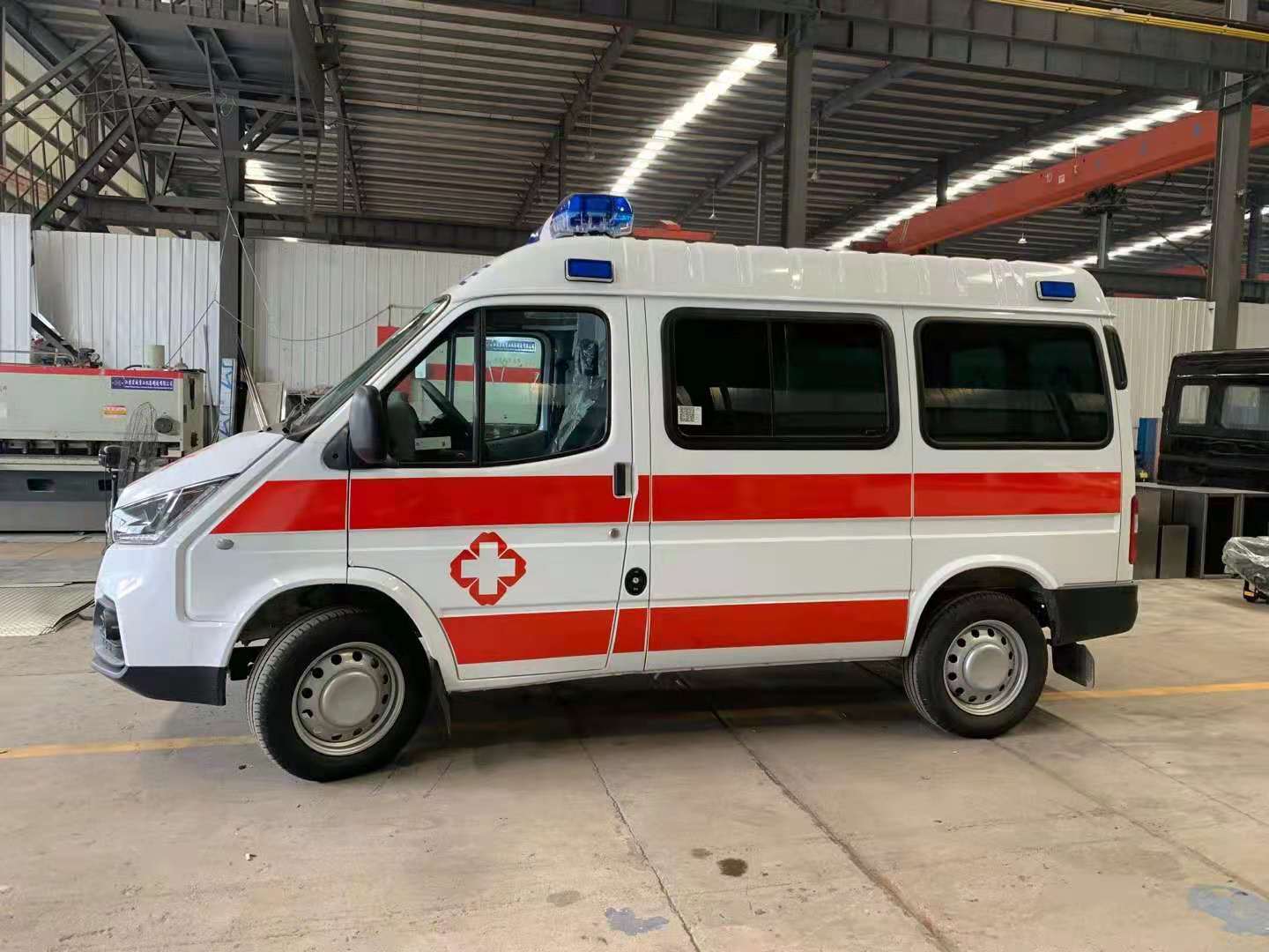 江鈴特順救護車.jpg