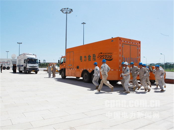 皮卡應急搶險車_電源車報價_東風天龍200KW電源車