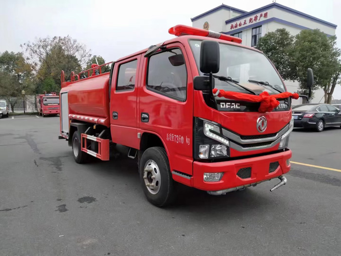 5噸消防車_四川貴州云南_小型4噸消防灑水車廠家價(jià)格報(bào)價(jià)多少錢