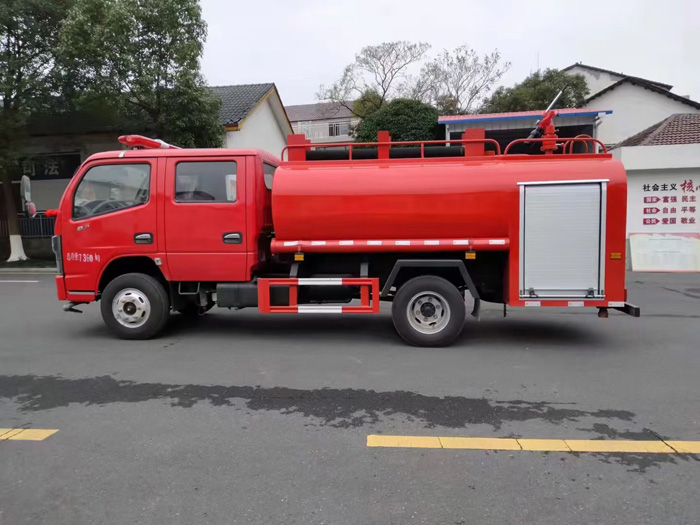 5噸泡沫消防車_江蘇遼寧吉林_小型4噸消防灑水車廠家價(jià)格報(bào)價(jià)多少錢