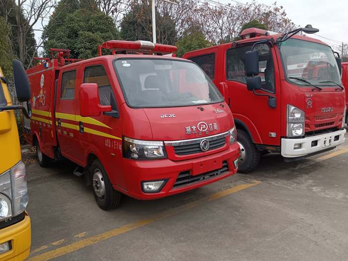 5噸消防灑水車_水罐消防車_2.5噸化工園區(qū)消防車_江鈴水罐泡沫消防車報(bào)價(jià)，質(zhì)量好