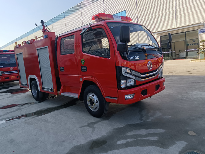 5噸消防灑水車_小型消防車_1.5噸森林消防車_江鈴水罐泡沫消防車報價，質(zhì)量好