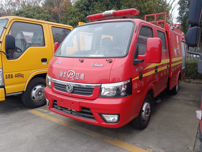 5噸消防灑水車_四驅(qū)越野消防車_3.5噸村鎮(zhèn)消防車_江鈴水罐泡沫消防車報(bào)價(jià)，質(zhì)量好