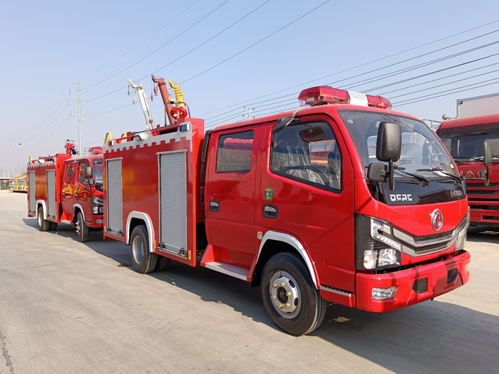 5噸消防灑水車_消防車價格_2.5噸化工園區(qū)消防車_江鈴水罐泡沫消防車報價，質(zhì)量好