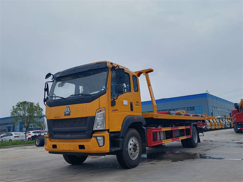 障車現(xiàn)車，豪沃5600軸距，濰柴220馬力，10噸大板