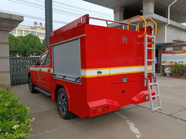 四驅(qū)小型消防器材車(chē)_廣西重慶 小型巡邏車(chē)_城市鄉(xiāng)鎮(zhèn)民用水罐救援滅火車(chē)