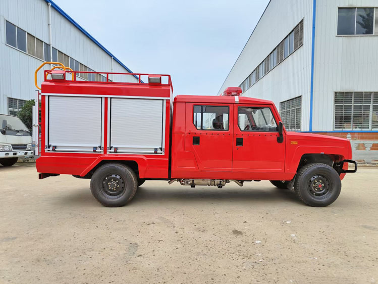 四驅(qū)小型消防器材車(chē)_廣西重慶 小型巡邏車(chē)_城市鄉(xiāng)鎮(zhèn)民用水罐救援滅火車(chē)