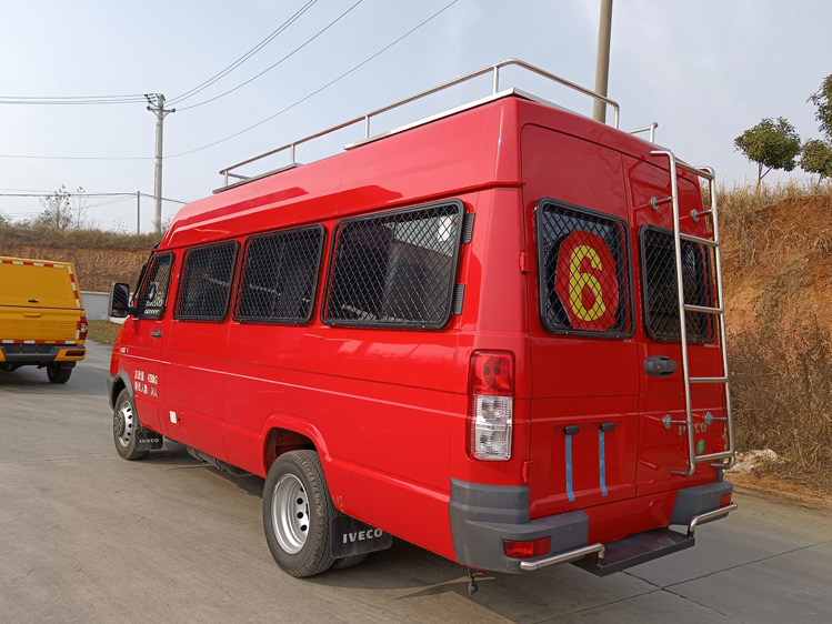 四驅(qū)小型皮卡器材消防車_山東湖北 2噸小型消防車_應(yīng)急滅火救援車