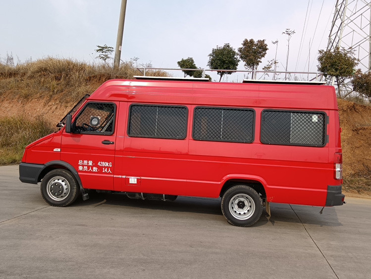 四驅(qū)器材消防社區(qū)園區(qū)滅火車_廣西重慶 小型巡邏車_城市鄉(xiāng)鎮(zhèn)民用水罐救援滅火車