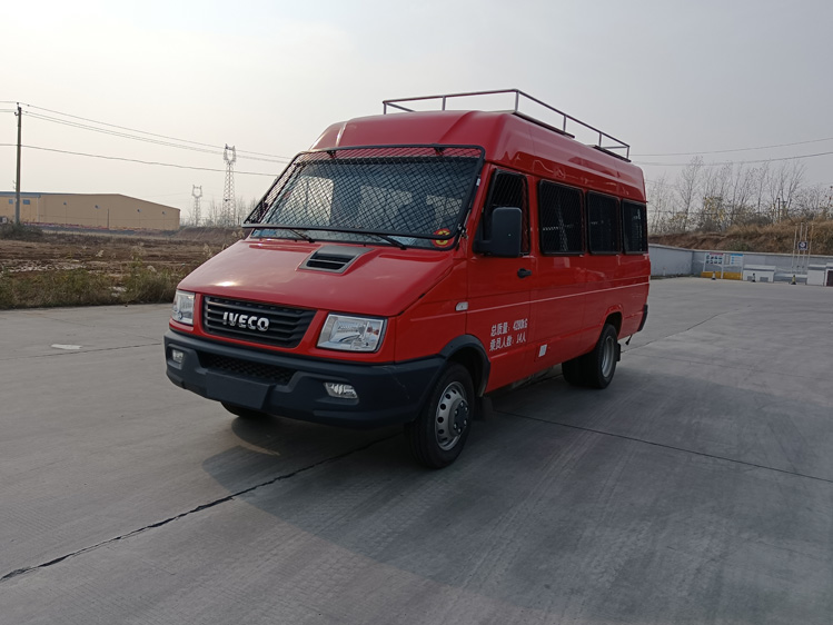 小型電動(dòng)器材消防車_北京天津 城鎮(zhèn)救援多功能滅火車_高空噴水救援車