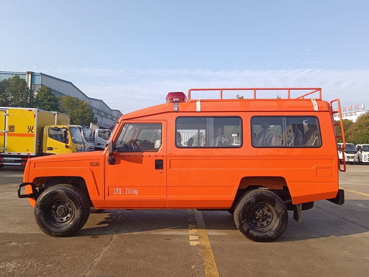 10-15人座消防運兵指揮車_越野運兵巡邏車 北汽火災(zāi)救援運兵車_小型森林消防車 