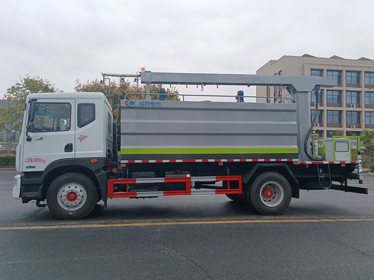 鐵路抑塵車價(jià)格_5/12噸煤礦火車皮霧炮噴霧車 山西忻州消毒防疫灑水車_15噸運(yùn)煤抑塵劑固化劑噴灑報(bào)價(jià)實(shí)惠