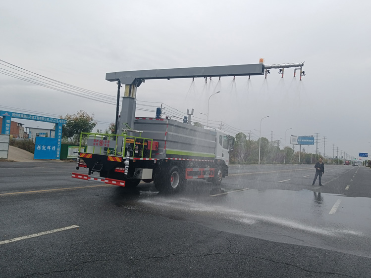 東風(fēng)D9鐵路抑塵車不交購置稅_12噸火車煤炭抑塵劑噴灑車 山西忻州消毒防疫灑水車_15噸運煤抑塵劑固化劑噴灑報價實惠