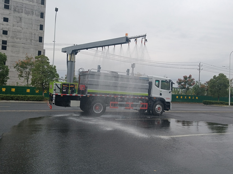 鐵路抑塵車價(jià)格_5/12噸煤礦火車皮霧炮噴霧車 山西忻州消毒防疫灑水車_15噸運(yùn)煤抑塵劑固化劑噴灑報(bào)價(jià)實(shí)惠