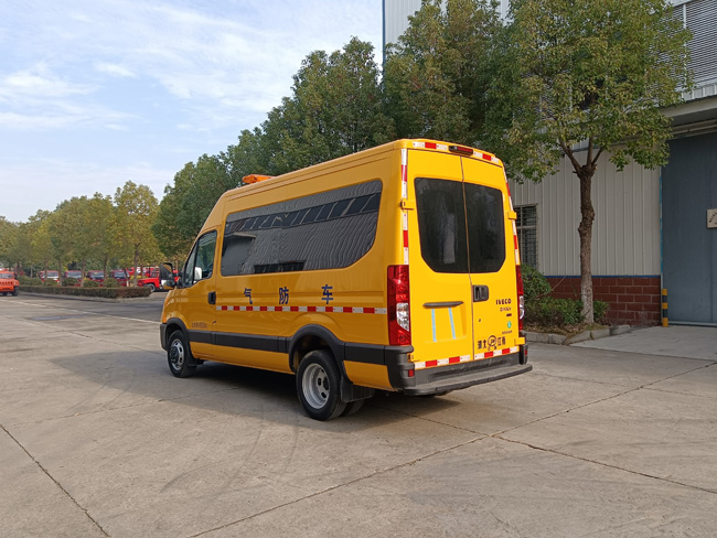 化工熱力搶險救援車_江鈴福特救險車_依維柯電力救險車 山東化工園區(qū)氣防車 福特V362應(yīng)急救援氣防車_礦山救護(hù)車_福特V348救險車