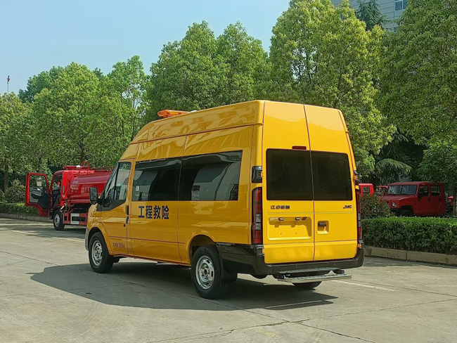 依維柯多功能救險車_應(yīng)急氣防救援車_煉油廠救險車 山東化工園區(qū)氣防車 福特V348應(yīng)急救援氣防車_應(yīng)急氣防救援車_供電線路搶修氣防車