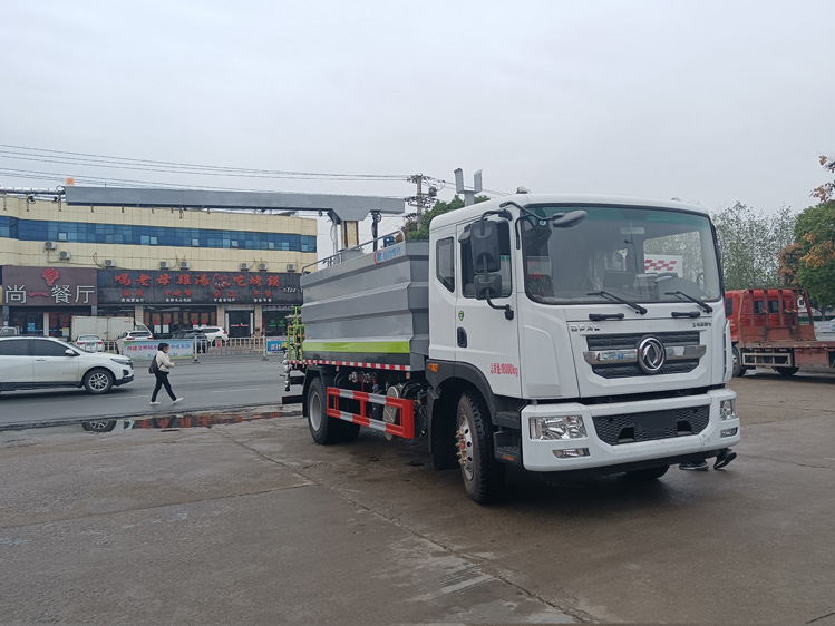 東風(fēng)天錦12方多功能鐵路抑塵車_霧化感應(yīng)噴淋車鐵路煤場抑塵灑水車_10-15方煤炭固化封層車價(jià)格便宜_自動(dòng)噴灑車_多功能固化劑噴灑車