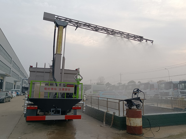 東風(fēng)福瑞卡鐵路抑塵車_抑塵霧炮車多功能固化劑噴灑車_12方抑塵灑水車廠家直供_噴霧降塵車_15噸煤炭運(yùn)輸抑塵車