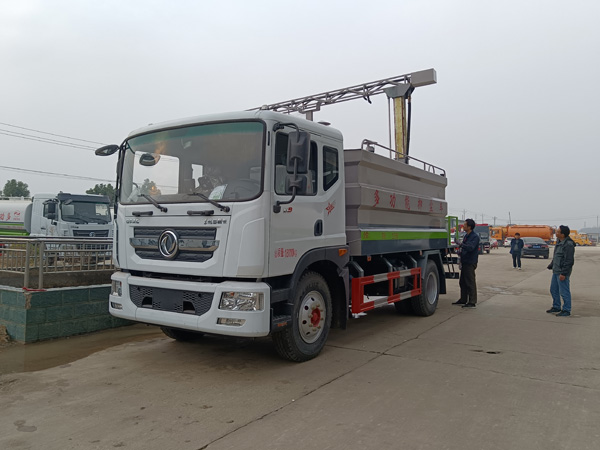 東風(fēng)天錦12方多功能鐵路抑塵車_霧化感應(yīng)噴淋車鐵路煤場抑塵灑水車_10-15方煤炭固化封層車價(jià)格便宜_自動(dòng)噴灑車_多功能固化劑噴灑車