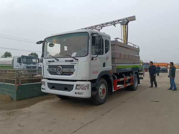 東風(fēng)D6-5噸鐵路抑塵車_鐵路運(yùn)輸降塵車國(guó)六12噸鐵路抑塵車_煤礦霧炮噴霧車廠家價(jià)格_15噸運(yùn)煤固化封層車