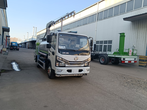 東風(fēng)多利卡12噸鐵路抑塵車_多功能抑塵車鐵路運煤降塵噴霧車_5方鐵路抑塵車_降塵灑水車便宜_東風(fēng)D9煤炭降霾車_10方煤炭揚塵噴霧車廠家直銷