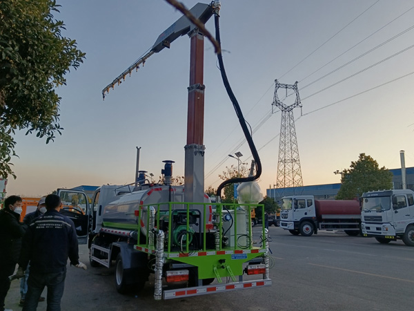 東風(fēng)華神T3鐵路抑塵車_霧炮灑水車15方鐵路抑塵車_自動感應(yīng)噴灑車_煤廠抑塵運輸車_煤礦降塵噴霧車自動噴淋