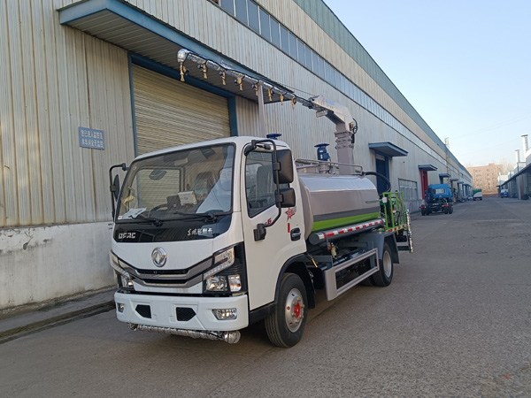 東風(fēng)華神T3鐵路抑塵車_霧炮灑水車小型多功能鐵路抑塵車_煤炭固化劑噴灑車多少錢_噴霧車皮封層車_15噸鐵路煤炭抑塵