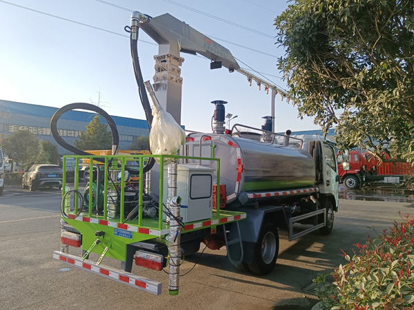 東風(fēng)福瑞卡鐵路抑塵車_抑塵霧炮車15噸鐵路抑塵車_鐵路煤炭運輸降塵車價格便宜_鐵路礦場抑塵車_火車煤炭抑塵劑噴灑車