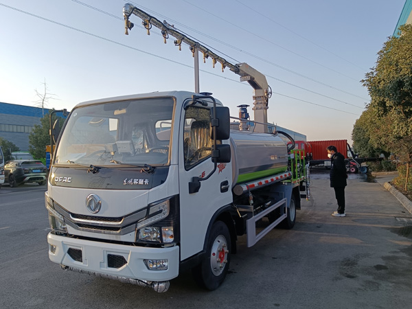 東風(fēng)福瑞卡鐵路抑塵車_抑塵霧炮車15噸鐵路抑塵車_鐵路煤炭運輸降塵車價格便宜_鐵路礦場抑塵車_火車煤炭抑塵劑噴灑車